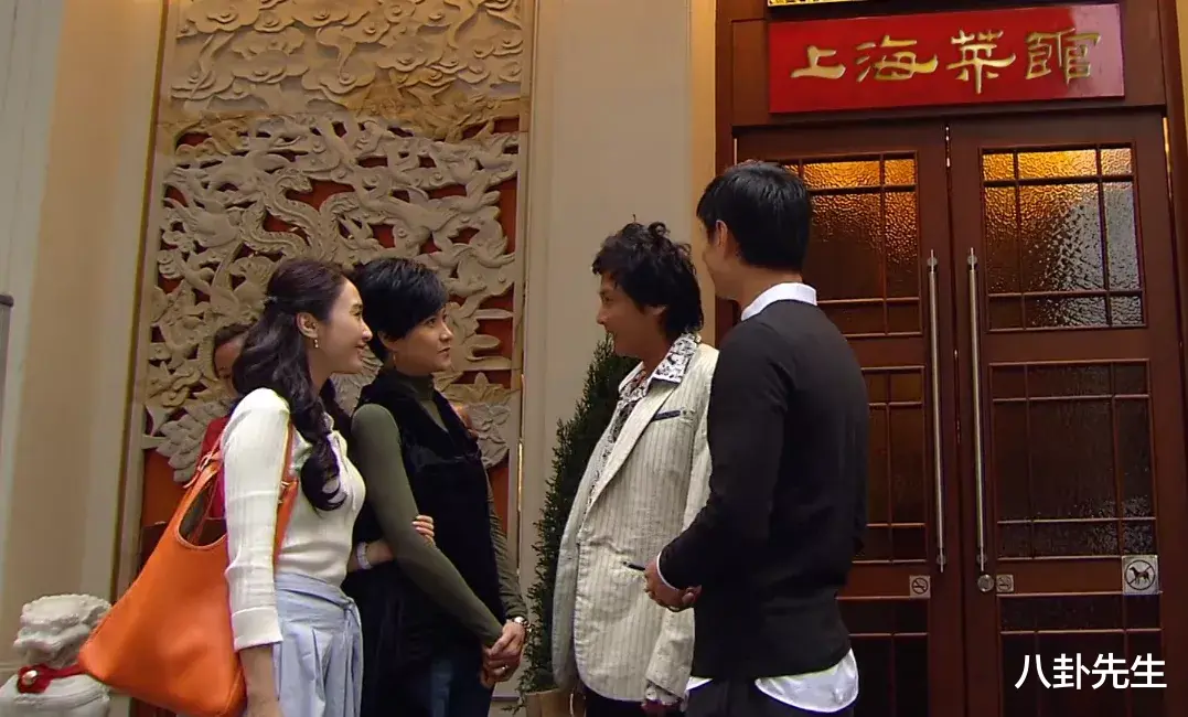 家族荣耀|阵容强大的合拍剧《家族荣耀》，女演员的妆发居然这么土？