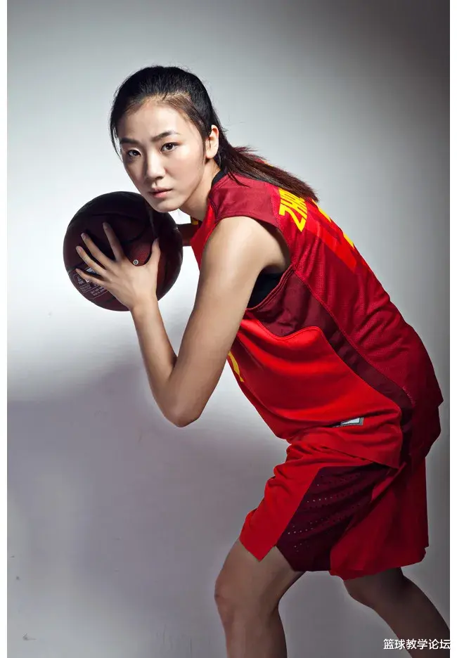 赵爽|再见了！篮球女神宣布退役！她可是最美的女篮运动员