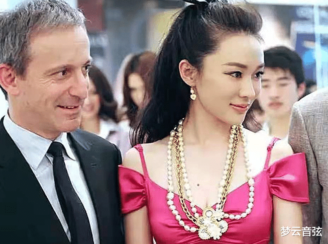 霍思燕|网友曝出霍思燕性感风旧照，有人表示她不适合，但也有人觉得很美