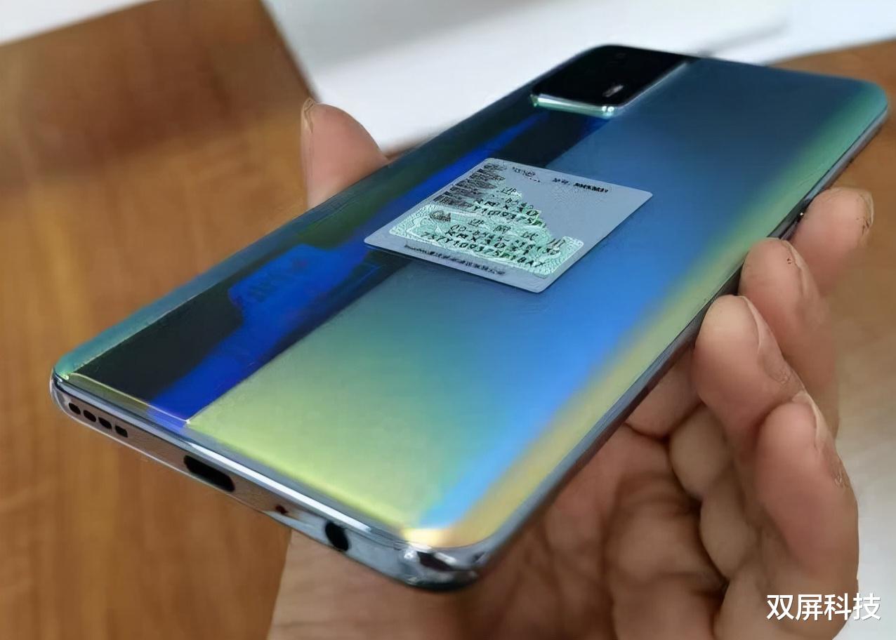 realme|屏下指纹解锁、35分钟充满电量,跌至1449元,沦为低端市场