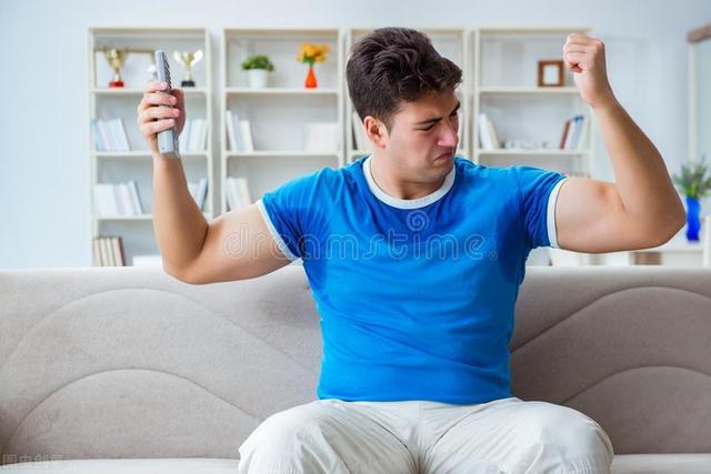 糖尿病|吃饭总就满头大汗？了解下2个正常原因，以及4个病理原因，需重视