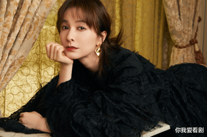 何炅|跨年晚会上,何炅吴昕拥抱,杨幂周笔畅合体,王一博汪涵同框真好