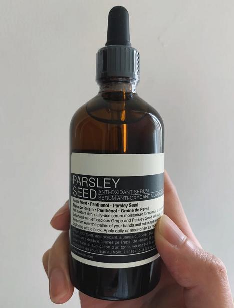 雅顿 这些精华液都是镇店之宝，有效提亮肤色淡斑祛黄，均匀亮白肤色