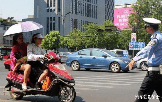 电动车|骑电动车也需要驾照了？考试费用公布后，车主：还骑啥车，走路吧