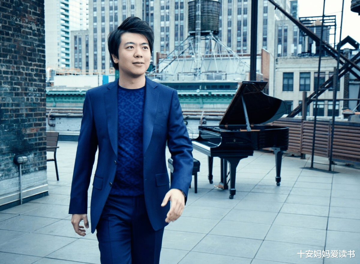 十安妈妈爱读书|董卿在节目中谈及父亲落泪:在教育道路上,别指望孩子能自己自觉