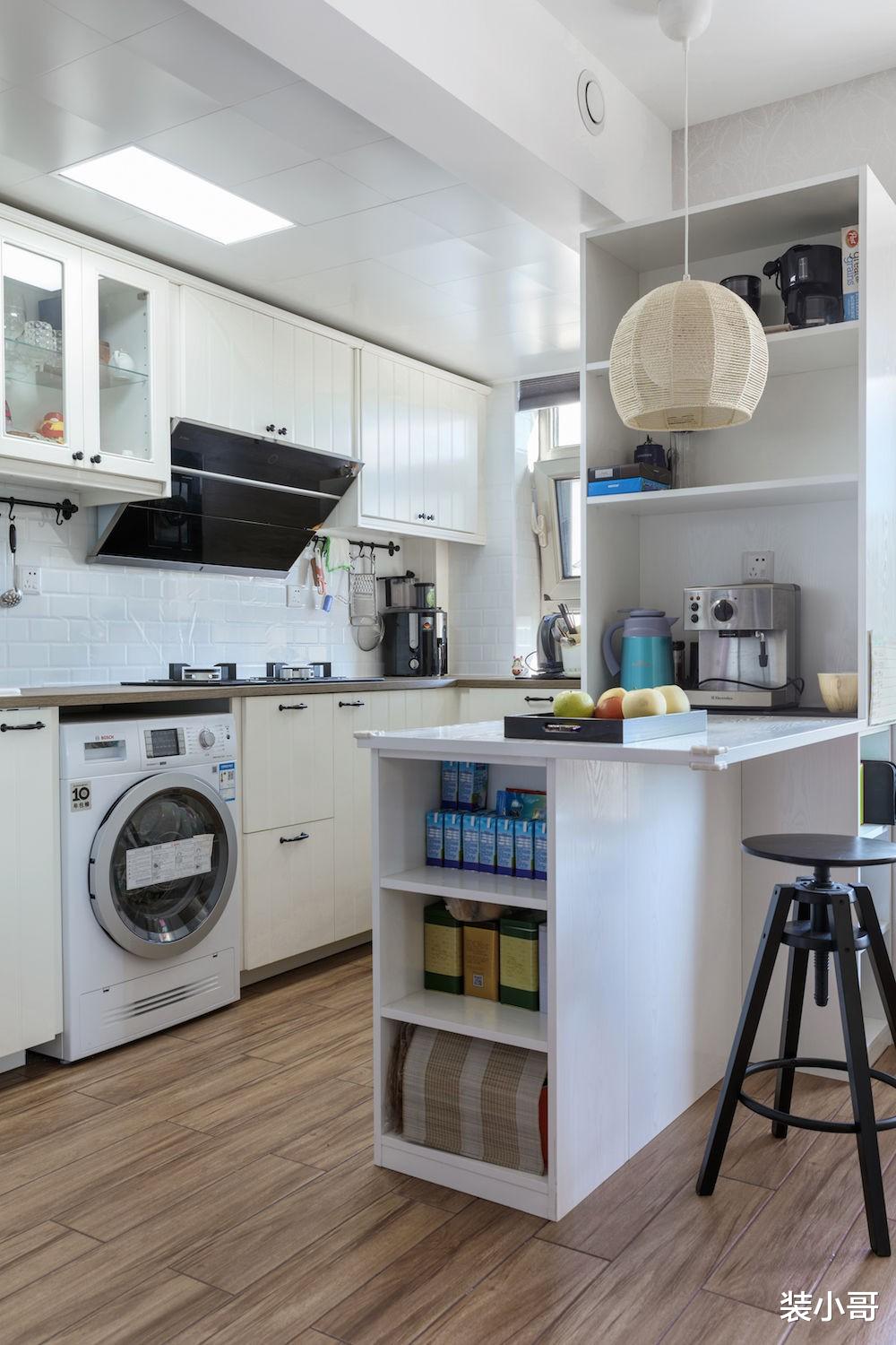 一家5口的蜗居空间,脱离千篇一律的北欧风,不浪费每一寸空间