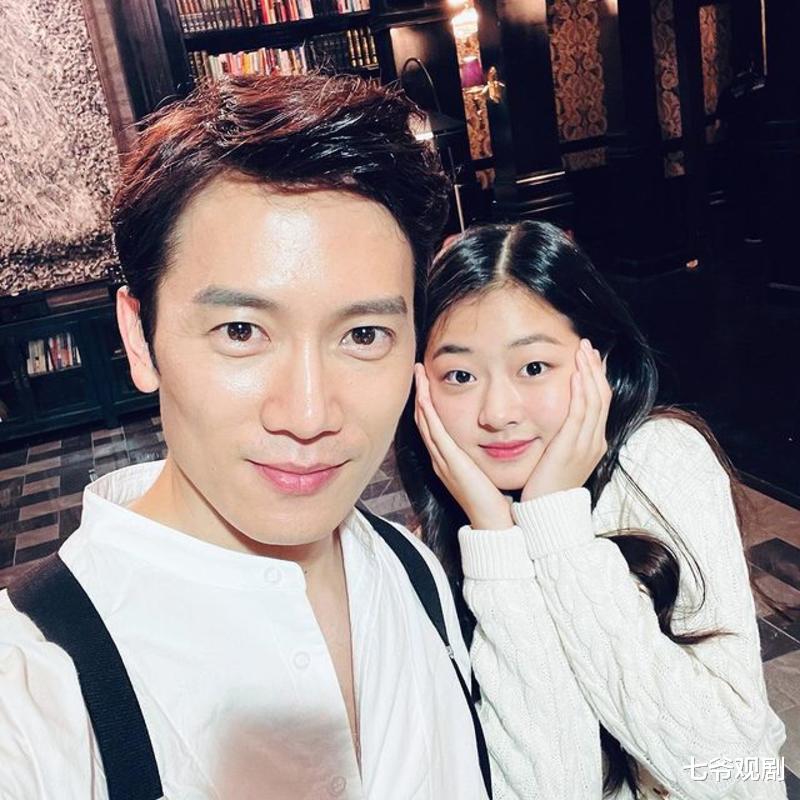 池晟|终于想通了，池晟告别十年老东家，带着经纪人单飞前途很光明