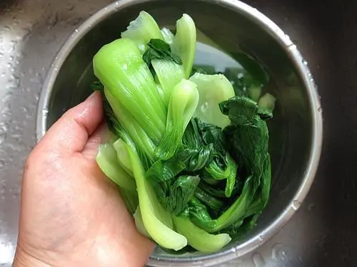 蔬菜|这8类蔬菜或自带“毒素”,医生建议:吃前务必焯水!别再偷懒了