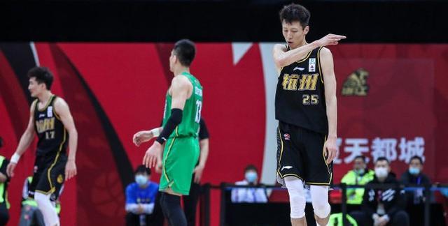 辽宁男篮|从9-2到8-0！辽篮从被动迅速变为主动，整体实力占优，拒绝爆冷