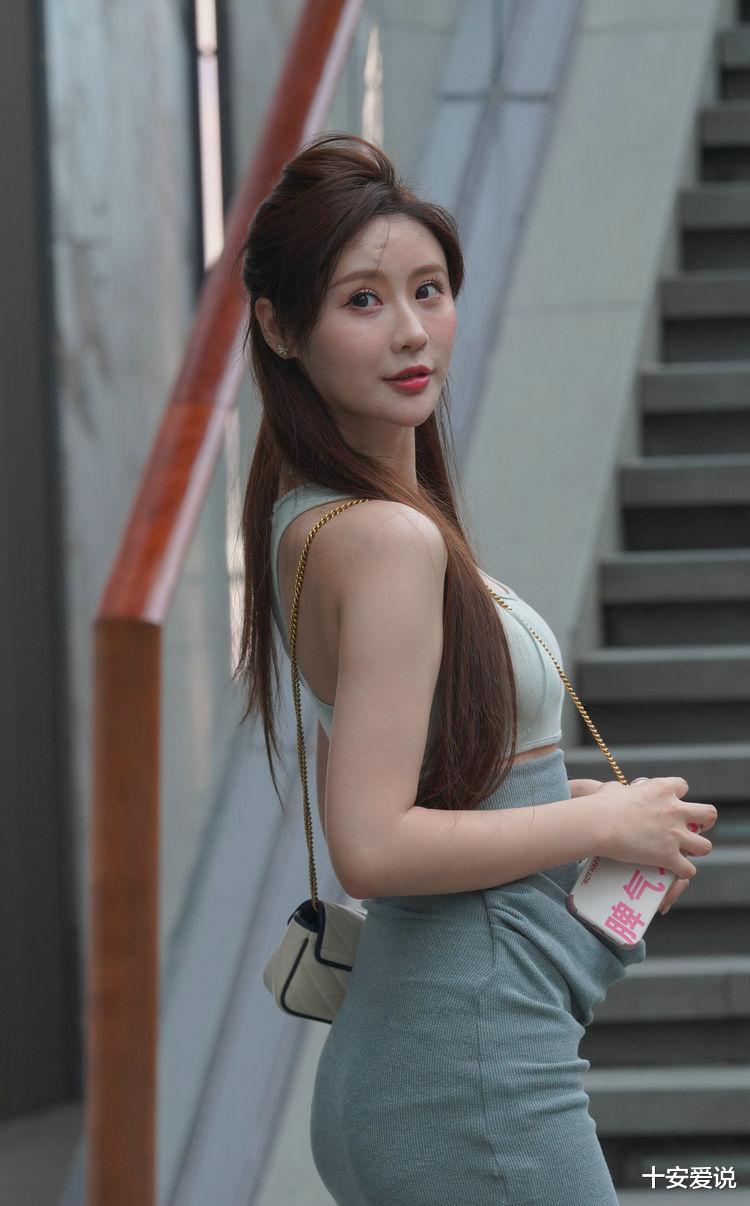 十安爱说|叠穿是使用率最高的穿衣技巧,可以将单调转化为时尚耐看