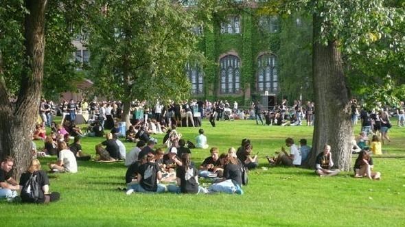 月月读唐诗|留学花费上百万，结果回国才月薪三千，这样的选择到底对不对？