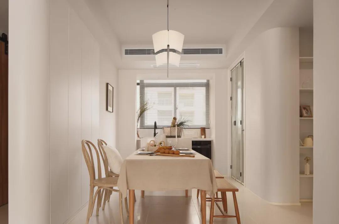 见过最治愈的家，硬装非常简单，氛围却十分温柔，很有烟火气