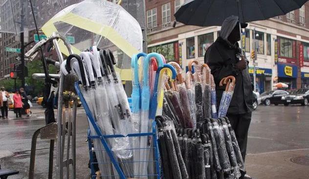 液晶显示器 “靠天吃饭”的王斌章：退休拿2000元创业，现年赚24亿，怎么做的