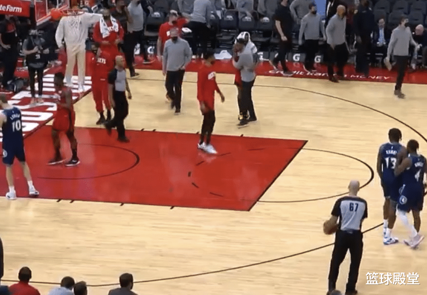 王大雷|火箭慘敗森林狼！小波特抱住塞拉斯，托弗逗樂拉塞爾，格林很沮喪