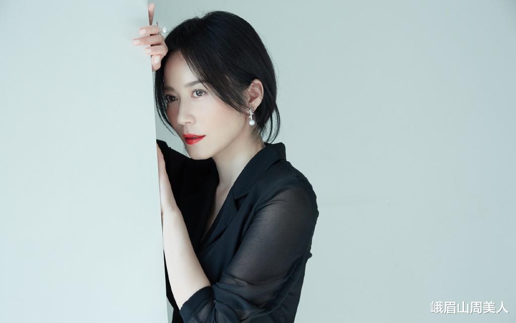 发型|?女人如果还没到40岁,这3款“大妈发型”尽量别留,会显老很多