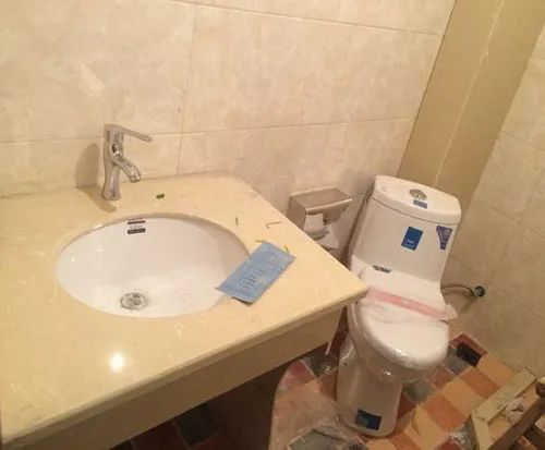 装修时尚家|电工老爸花12万装修新房，客厅和衣柜丑到家，女朋友哭了！