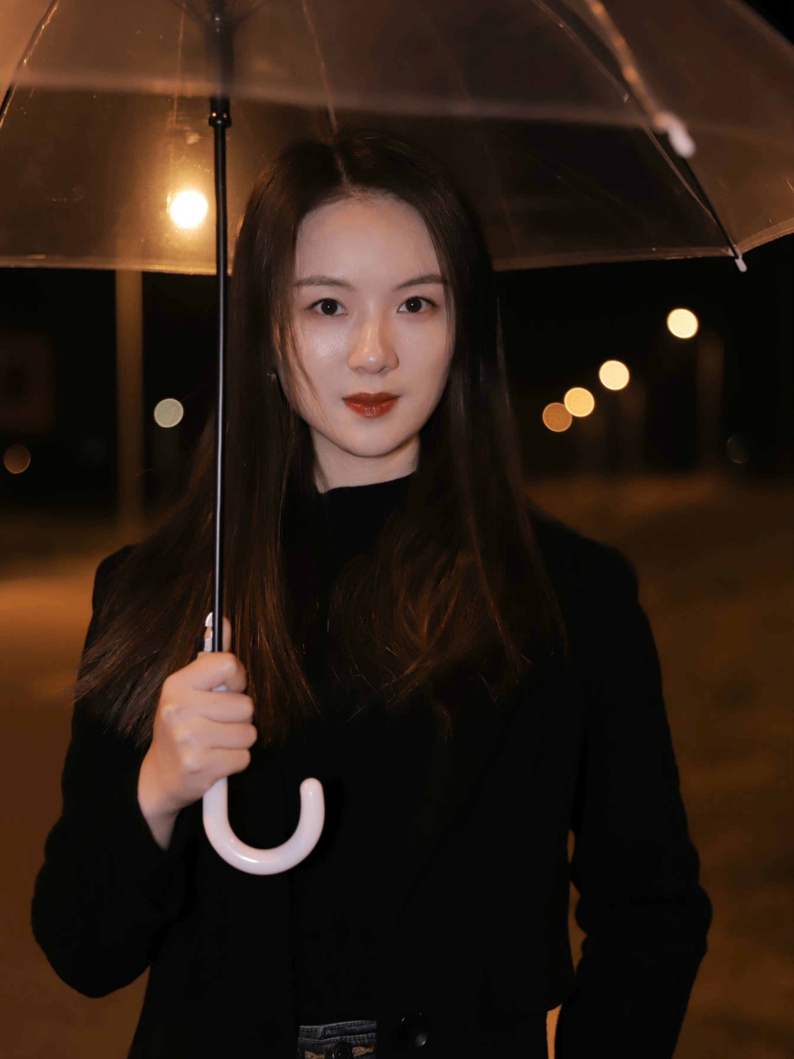 我深知,我是一个脆弱不堪的女子