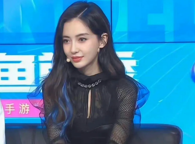 Angelababy|都在吐槽baby的演技，却没人敢诋毁她的美貌，直播生图绝了！