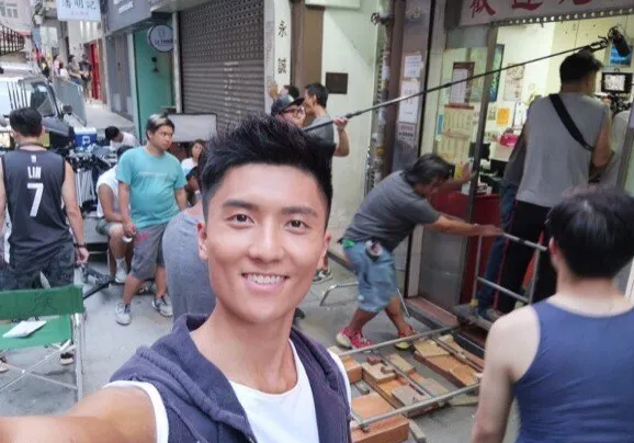 TVB|30岁香港男演员转行做健身教练，陈伟洪无奈笑言：当演员吃不饱饭