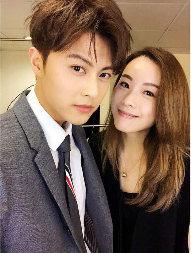 郭雪芙|荧幕CP疑因戏生情，4月前两人街边拍缠绵吻戏，现又被拍夜访香闺