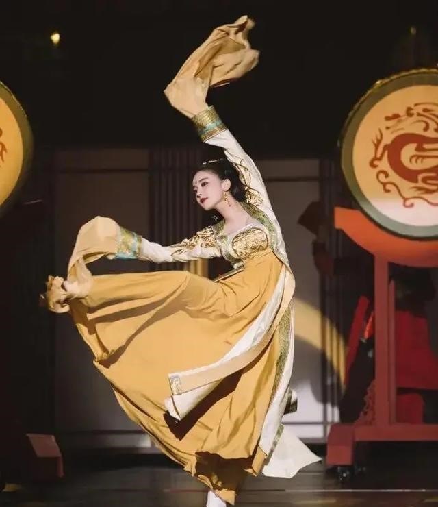 清浅微笑的我|古力娜扎的美,颠覆了江疏影的认知