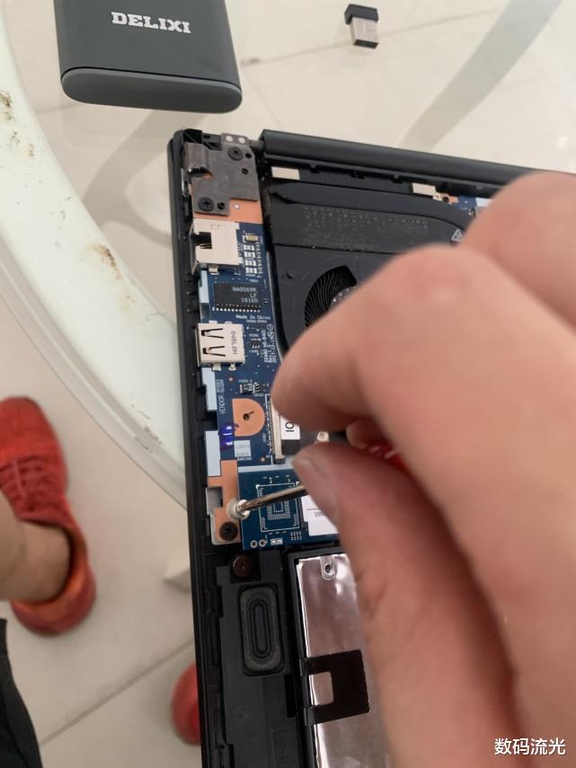 固态硬盘|上门修电脑，客户不想多给钱让我免费修，别怪我拿电脑“出气”！