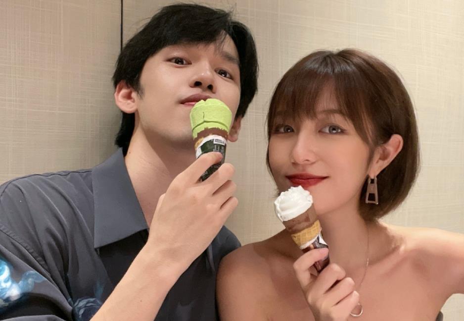 心动4|《心动4》完结俩月，两对依旧甜蜜，女五爱上新男友，而她有点难