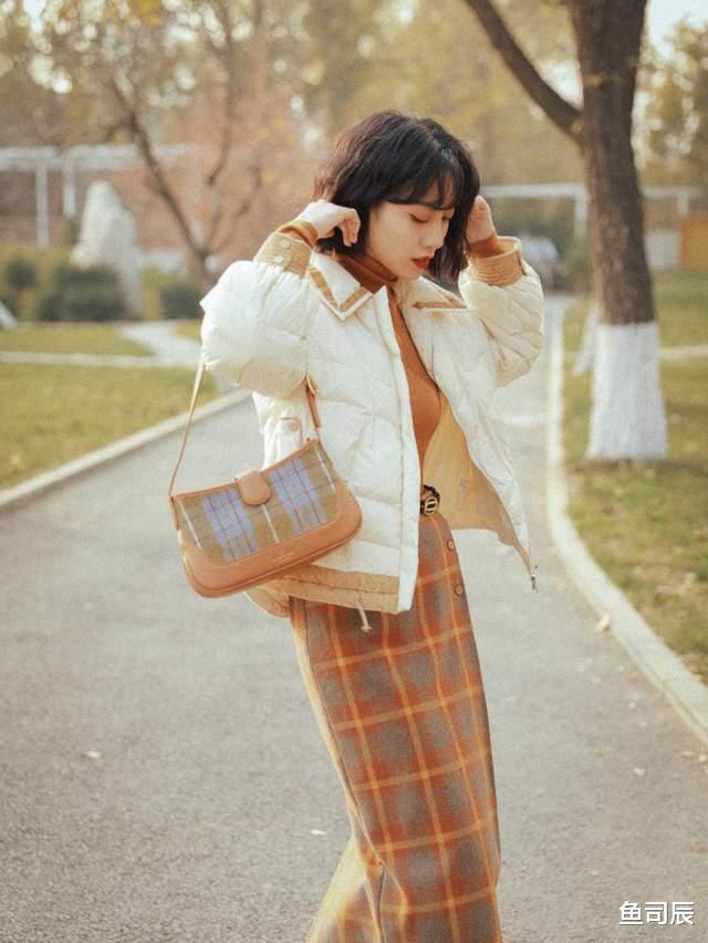 鱼司辰 又降温了，寒潮来临羽绒服这样穿，太适合小个子了，每套都是精髓