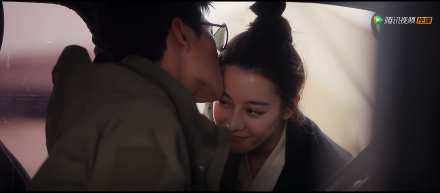 吻戏|《荣耀》：于途为何来沙漠探班？一场吻戏说明一切，编剧太懂精髓