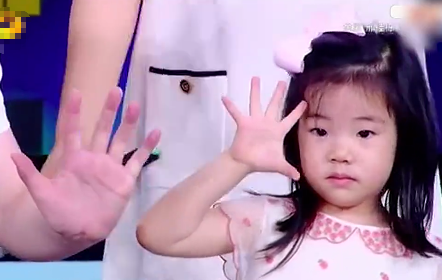 丁俊晖|丁俊晖宠溺女儿妻子吃醋,控诉他连老婆不要,女儿已有台球天赋