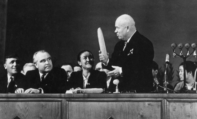 赫鲁晓夫|从工人到国家最高领袖，爱种玉米的赫鲁晓夫，是如何一路逆袭的？