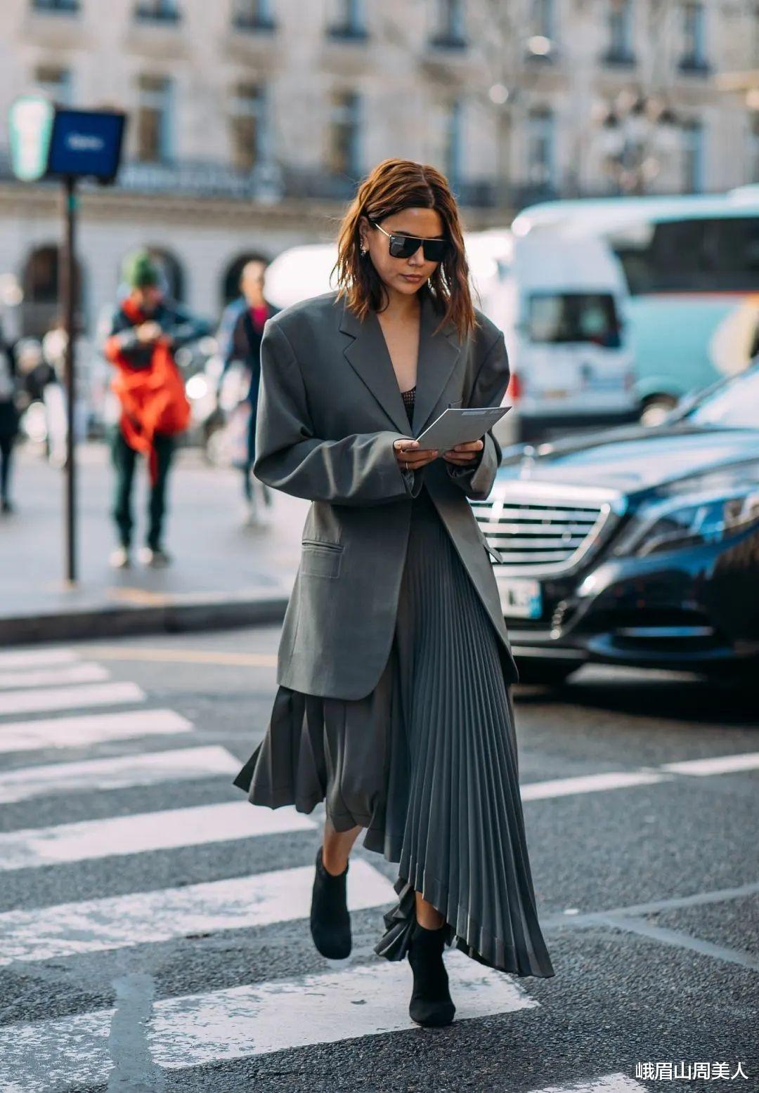 峨眉山周美人|西装+裙子=早秋最时髦穿搭！牢记这3个“要素”，怎么穿都美