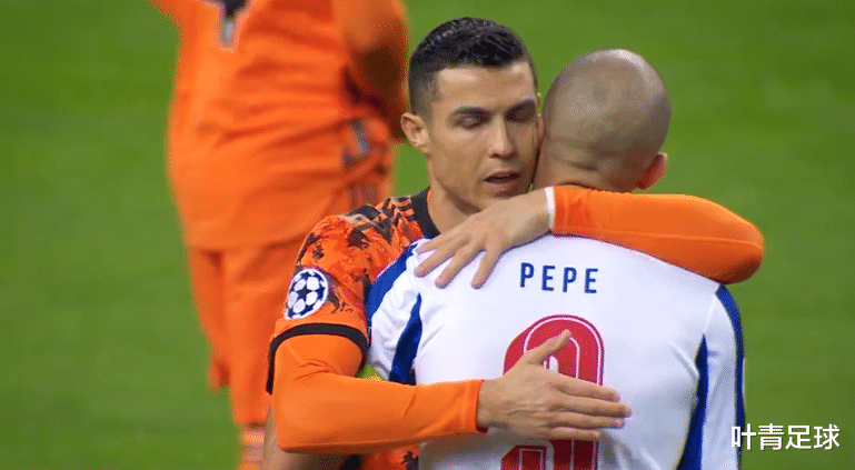 欧冠|开场0-1！欧冠神剧本：尤文63秒送礼，门前7米回传，太坑了