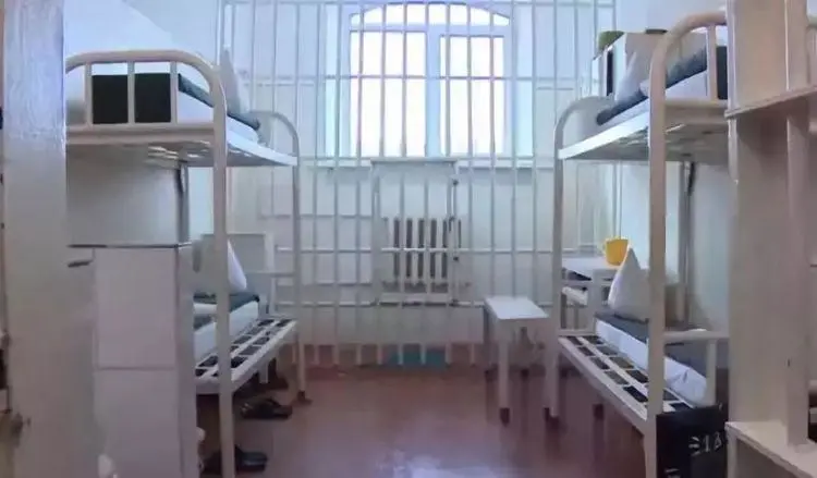 监所家属 家人进监狱了，现在监狱的服刑人员还会挨打吗？