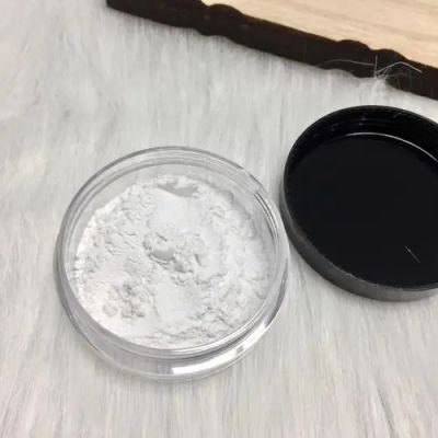 散粉 定妆散粉怎么选？关于散粉的文章，千万不要错过！