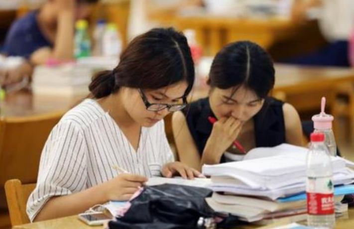 |男生讨厌的女生职业排行，网红排名第二，榜首颜值高却不敢娶