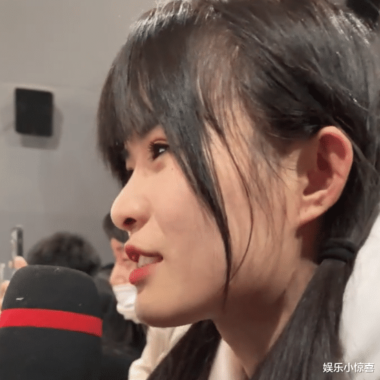 拥抱|七阿姨采访倪虹洁，拥抱时意外暴露身高，网友：跟殷世航有一拼