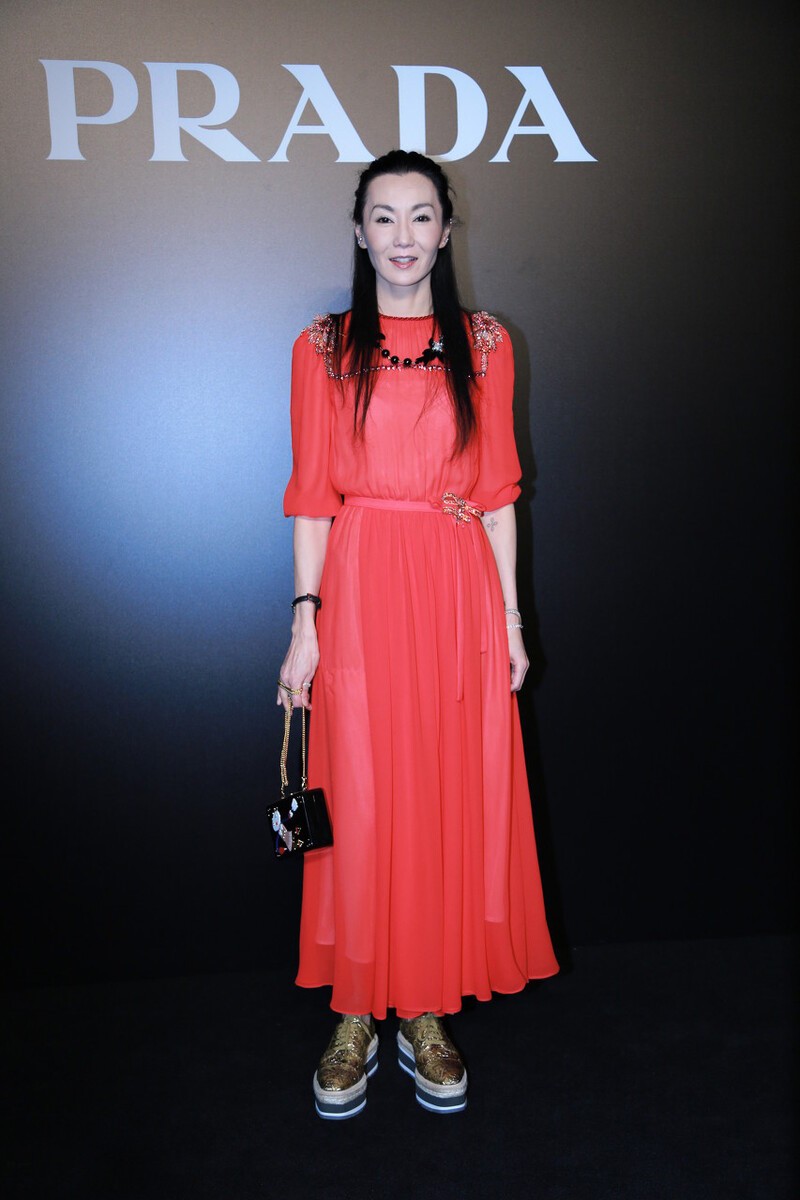 大表姐的时尚圈|张曼玉真“瘦过头”了，穿裙子差点都撑不起来，造型看着显老态