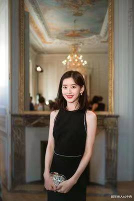 章泽天|章泽天低调庆生，身价580亿被孤立，选择相信刘强东她图什么