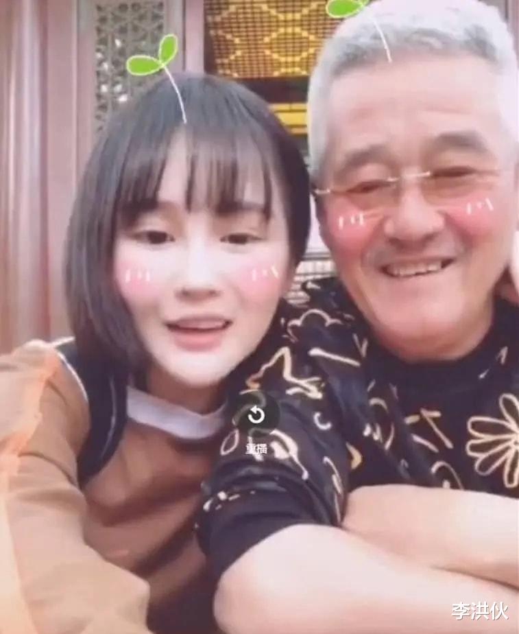 赵本山|会投胎有多重要？王思聪身边美女环绕，赵本山儿子到哪儿都是焦点