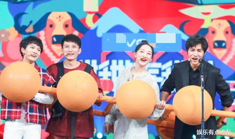 贾静雯|周讯问周深: 今年收入多少? 周深的回复让人笑翻, 好实诚