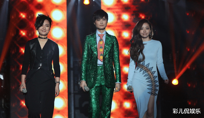 反抗之月|周笔畅大方回应整容经历：本想照着杨幂整，结果整成了杨紫刘诗诗