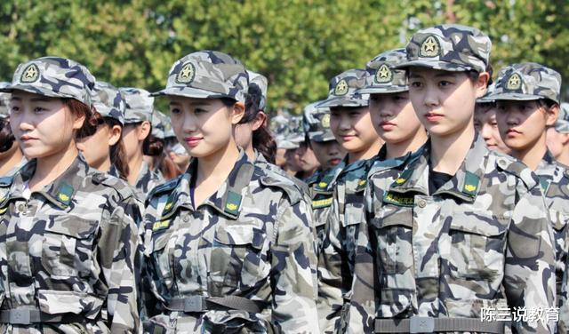 文职|2021年军队文职面向社会招聘，月薪将达到万元，福利待遇都不错