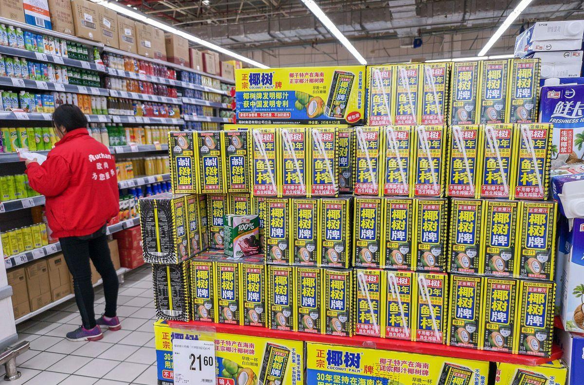 小超侃事|32年包装不变,多次因低俗广告被罚,这一国宴饮料还能崛起吗?