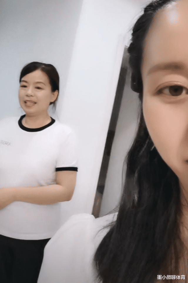 刘乐妍|田静为婆婆买的新衣成爆款,许敏穿上年轻十岁,网友看了争相购买