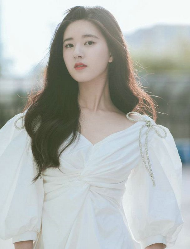 闲鱼有话说|今年夏天开始流行“泡泡袖”,减龄又有高级感,半个娱乐圈都在穿