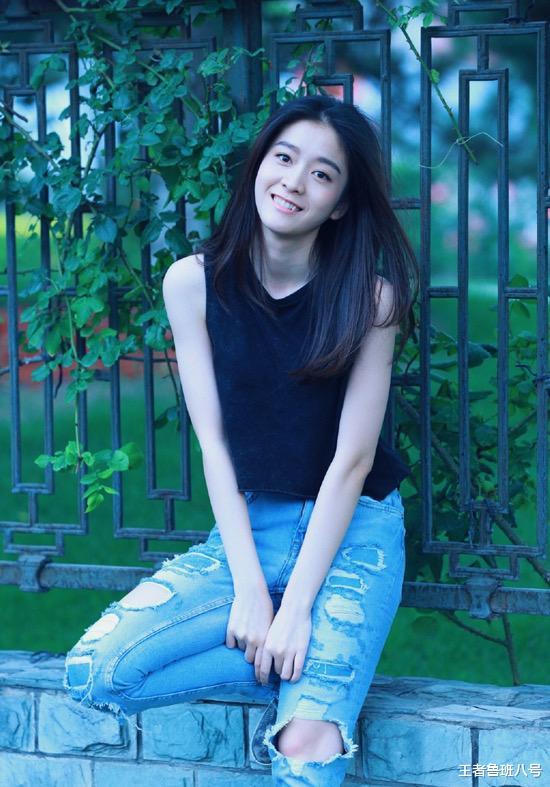 杨紫|比起心疼毛晓彤，我更心疼被张小姐撩男朋友，却不敢吭声的杨紫