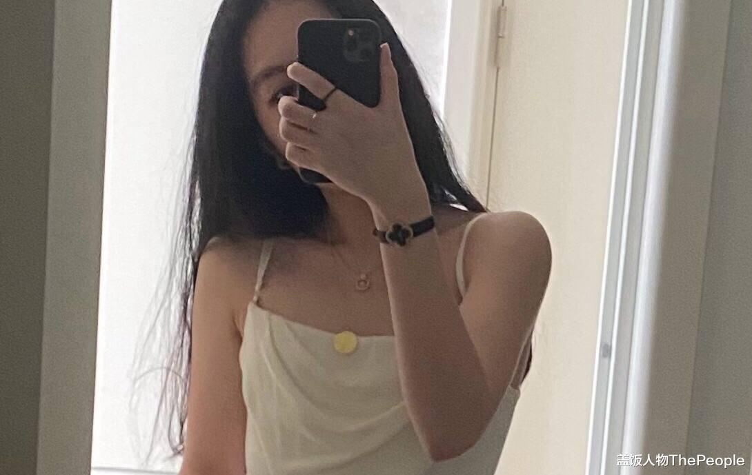 李咏|李咏妻女开豪车住豪宅、生活太奢侈?他给女儿留下的可不止2个亿