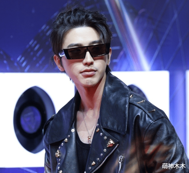 腾讯音乐娱乐盛典|TMEA音乐盛典状况多：话筒断音，观众席立荧光棒，女团被批夜店风