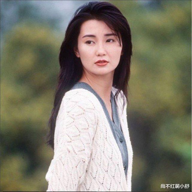 尚不红萌小舒|张曼玉20、30年前时髦穿搭火了，多年后网友：今天穿衣都比不上她